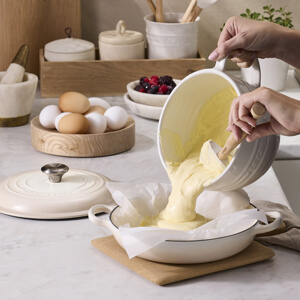 Le Creuset Signature Meringue Shallow Casserole 22cm